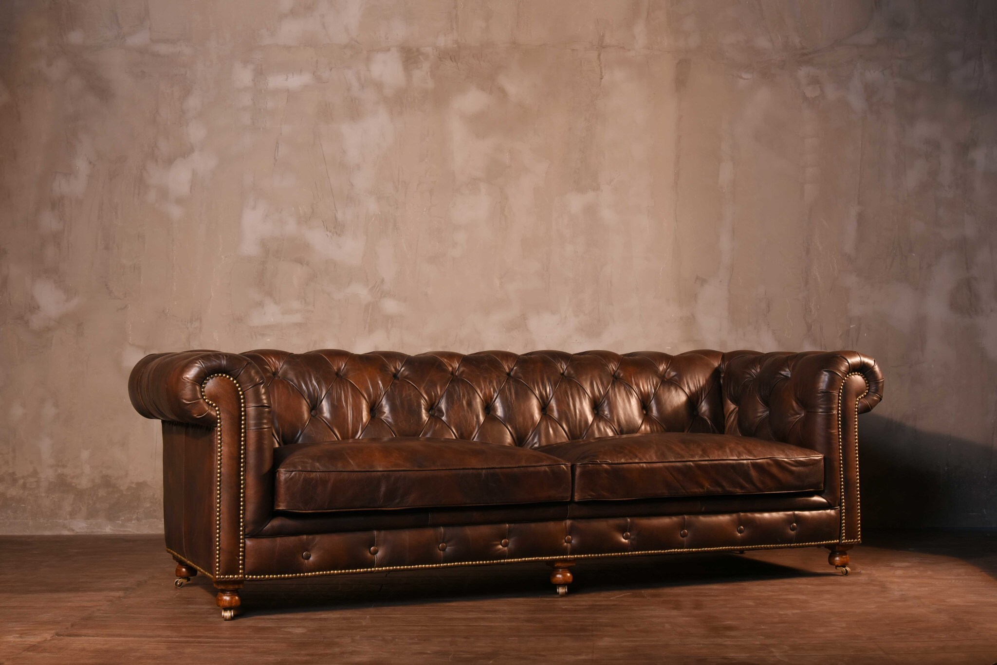 Диван трехместный Chesterfield